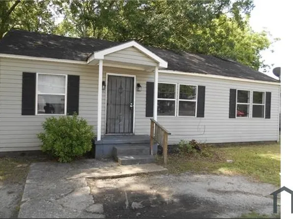 1813 Halls Mill Rd, Mobile, AL 36606