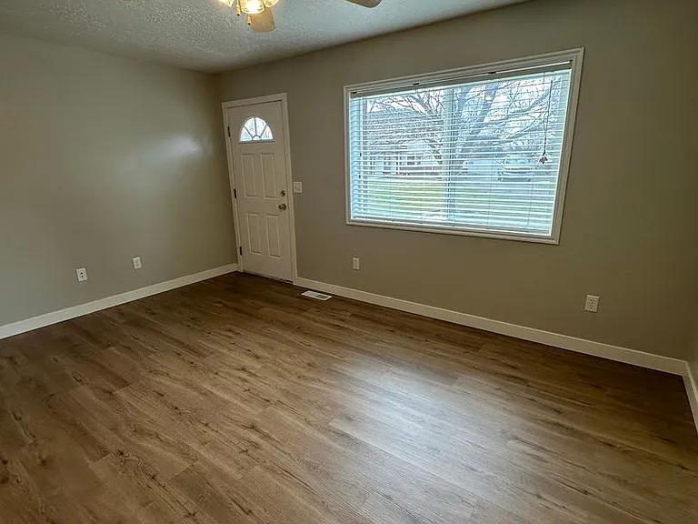 610 Sunflower Rd — Photo 4