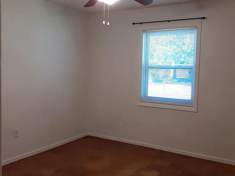 222 Moriarty St NW — Photo 6