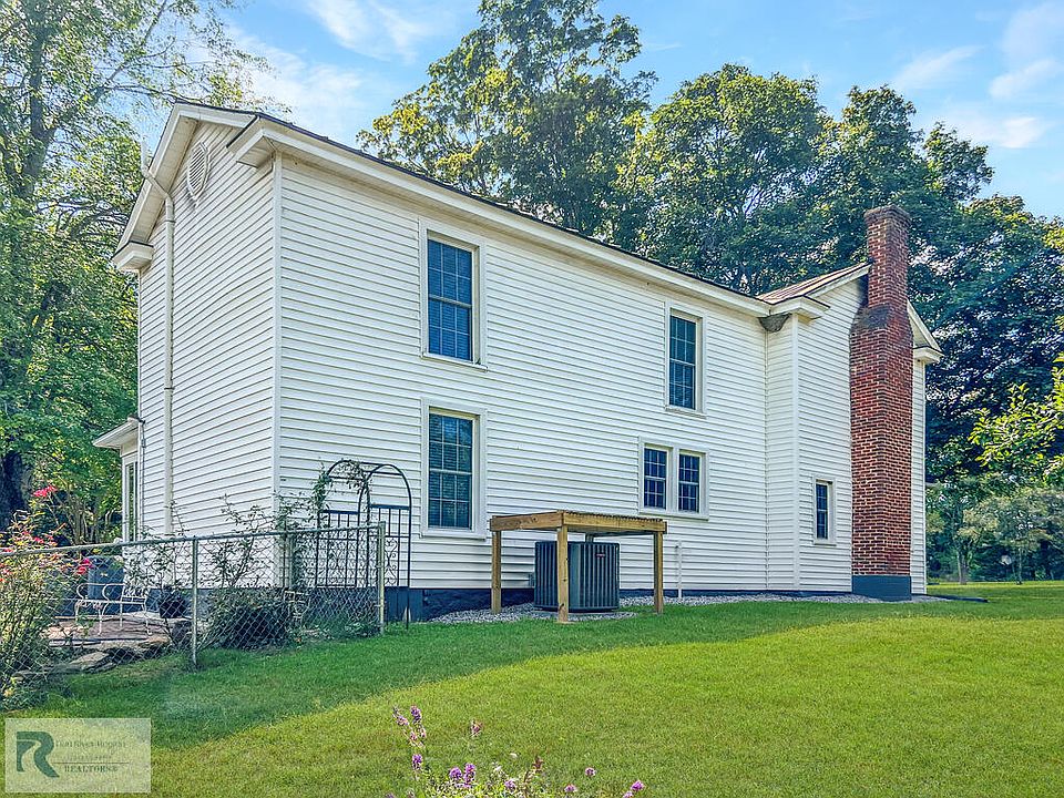 43rd image of 1272 Museville Rd