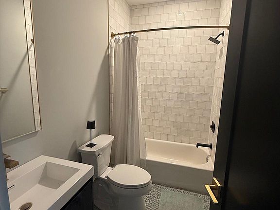 4th image of 7523 Ridge Ave