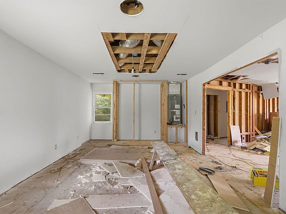 4th image of 4931 Avenue T