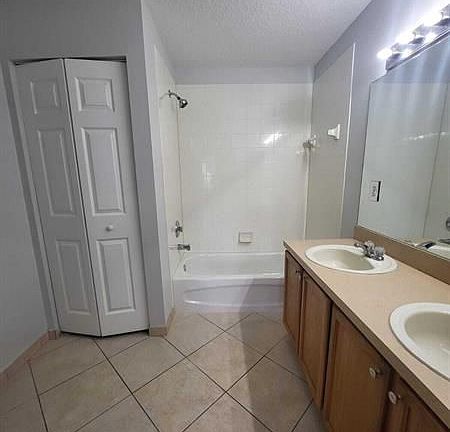 3rd image of 3258 SW Crumpacker St