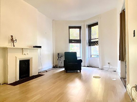 5th image of 348 Lafayette Ave
