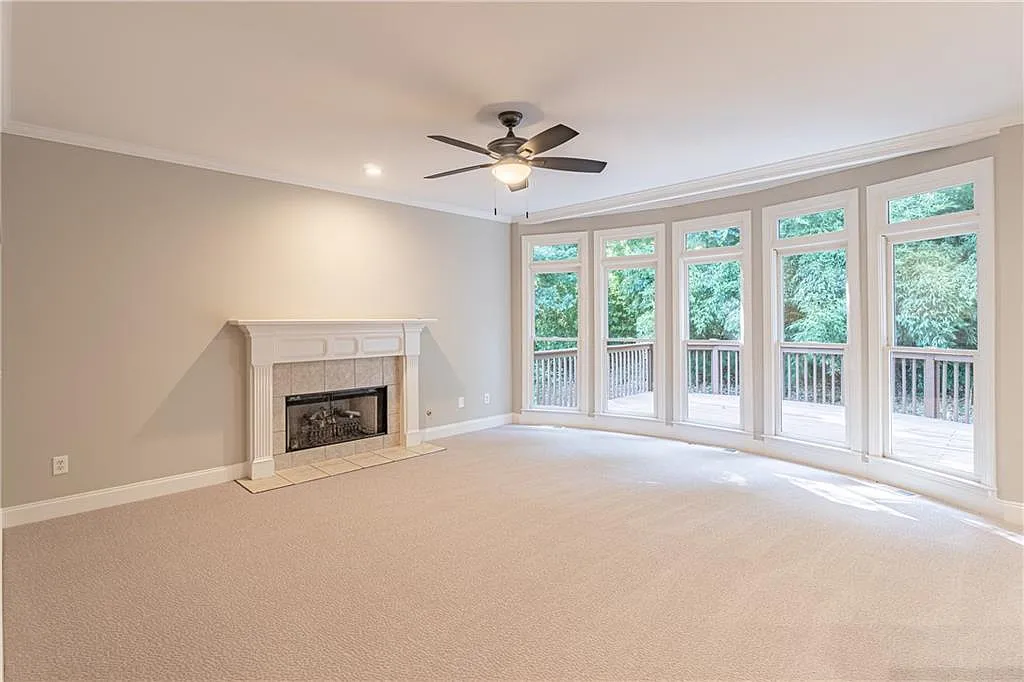 5 bed, 4.0 bath, 3244 sqft, $3,200 — Photo 2