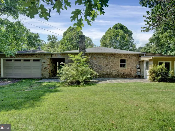 12800 Richards Ln, Clifton, VA 20124