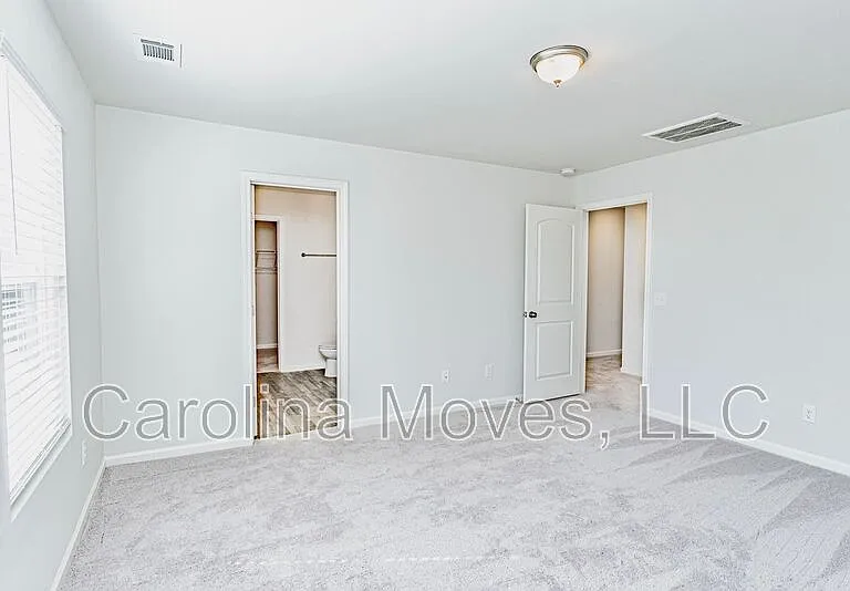 638 Farmstead Trl — Photo 7