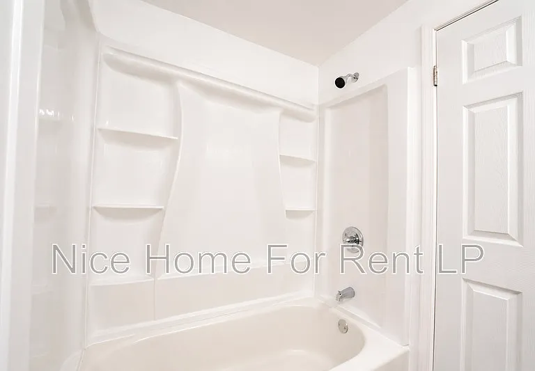 2602 N Jefferson St #B32 — Photo 6