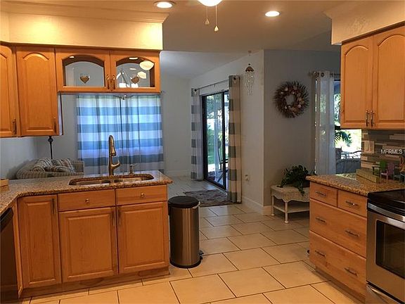 5th image of 132 Shady Pine Ln