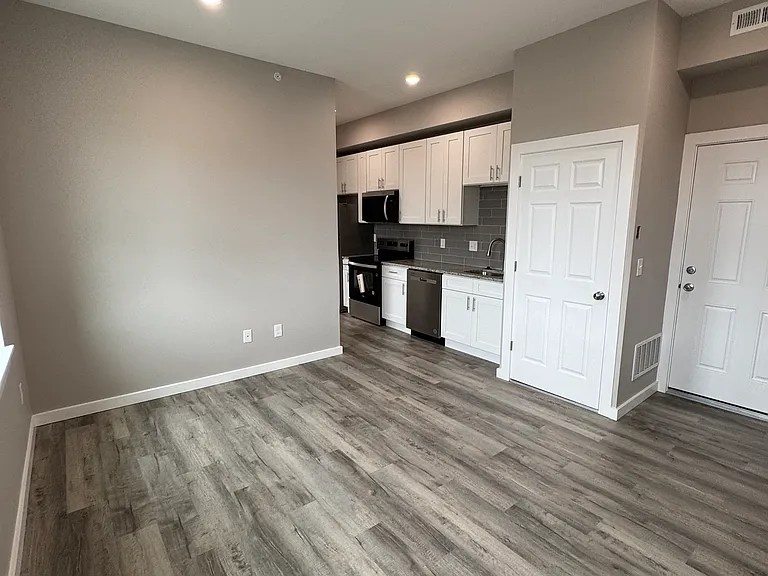 6658 Keystone St #10 — Photo 2