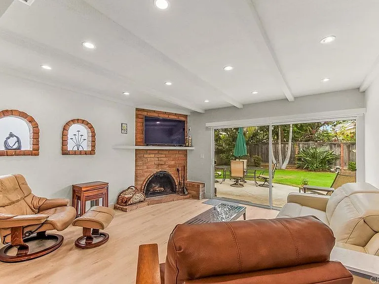 2462 Lozana Rd — Photo 11
