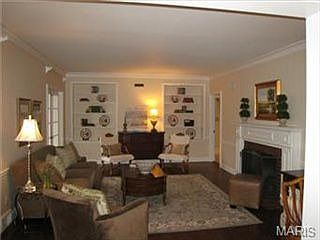 4th image of 14 Westwood Forest Ln