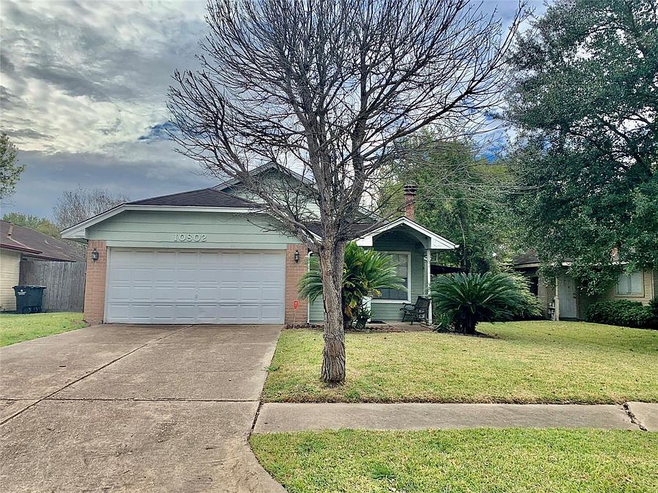 1st image of 10802 Parkland Woods Dr