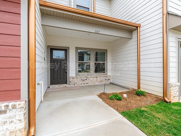 1117 Jolly Ln — Photo 2
