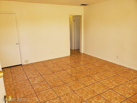 5th image of 2305 Berkley Ave