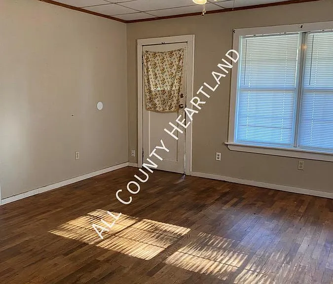 219 W Kenworthy St — Photo 4