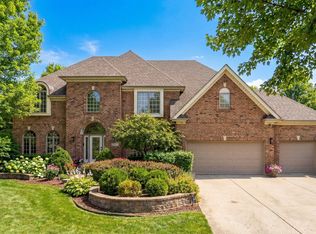 3915 Royal Portrush Dr, Naperville, IL 60564