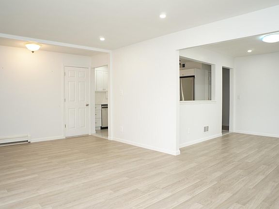 3rd image of 181 Schley Ave