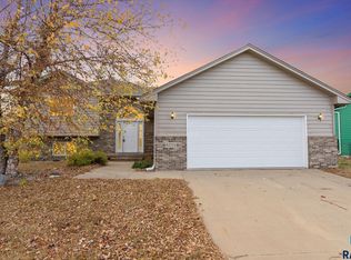 6015 S Cain Ave, Sioux Falls, SD 57106