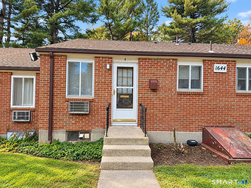 1644 Farmington Ave #4