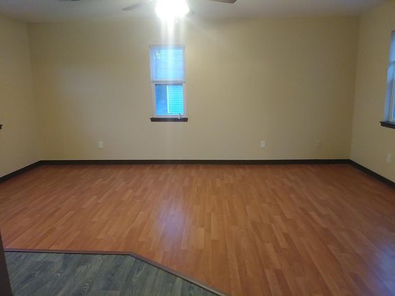 Large Living Rom/Dinning Area