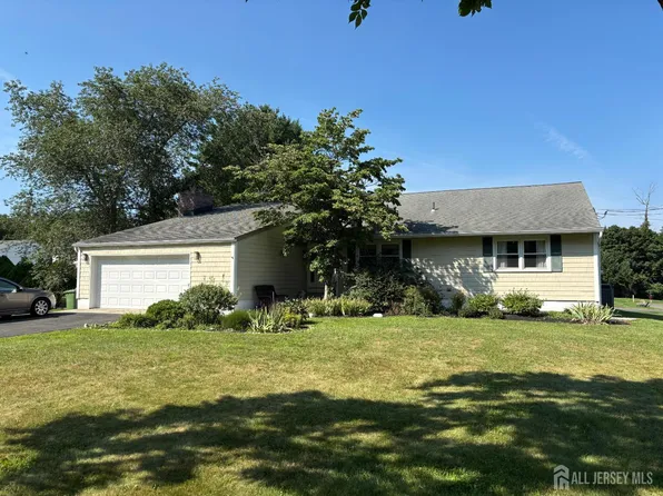 29 1st St, Somerset, NJ 08873