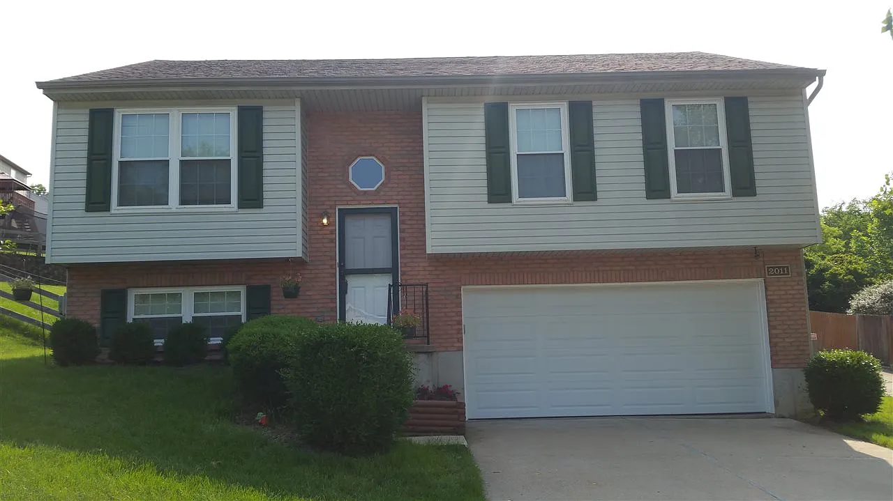 2011 Gribble Dr photo 1