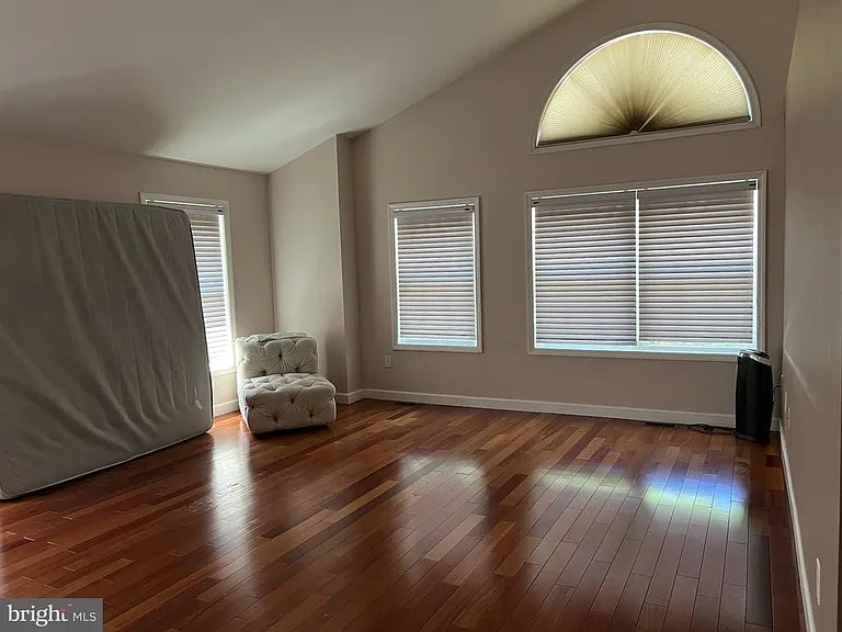 1 Cromwell Ct — Photo 8