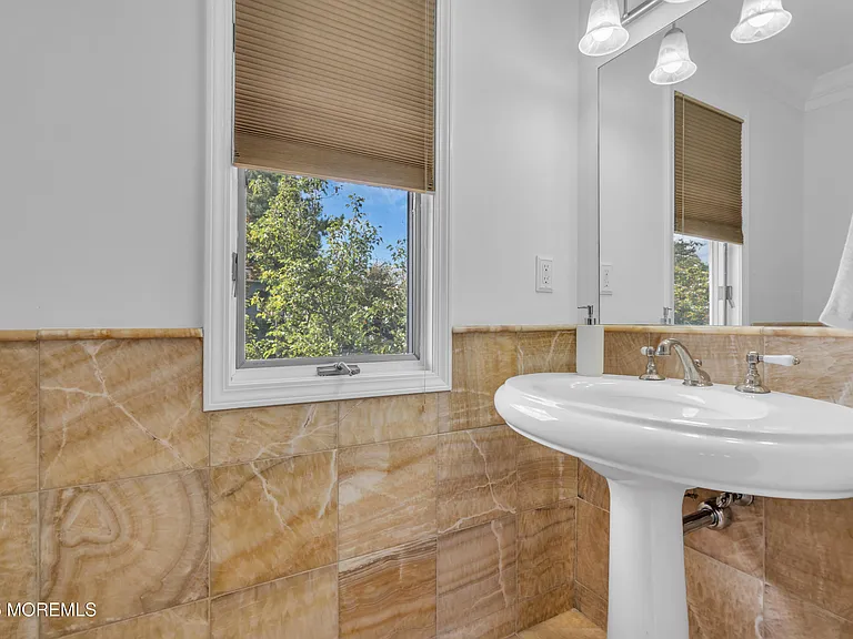165 Riddle Ave #9 — Photo 23