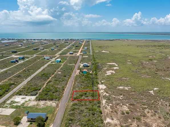 542 Water Oak Ln, Rockport, TX 78382
