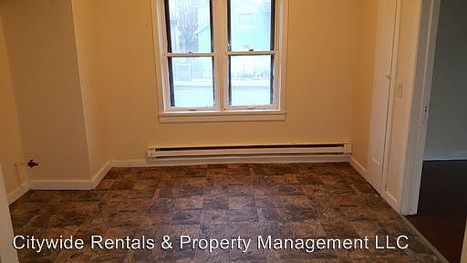2nd image of 600 W Rogers St
