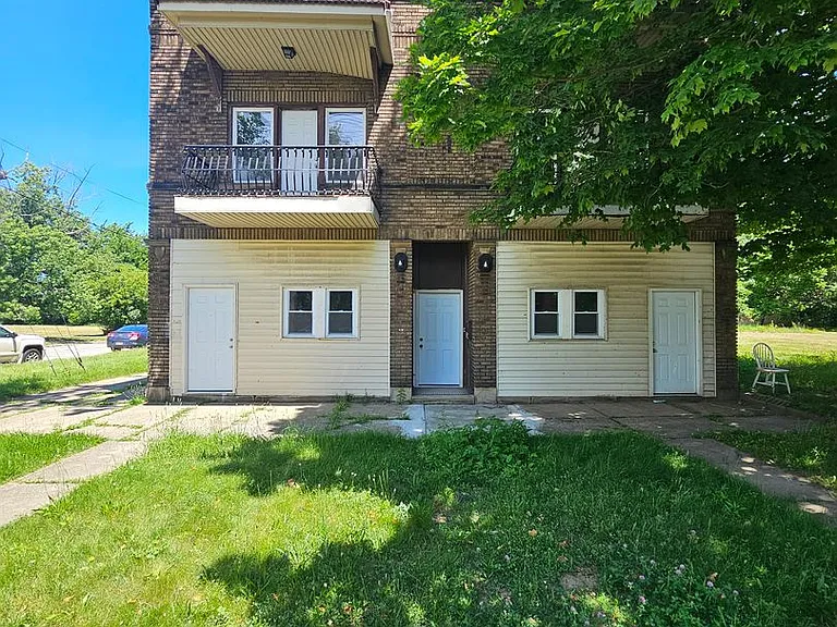 14201 Westropp Ave — Photo 2