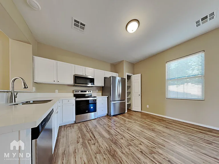 4532 E Harrison St — Photo 9