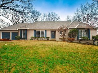 6917 W 101st Ter, Overland Park, KS 66212