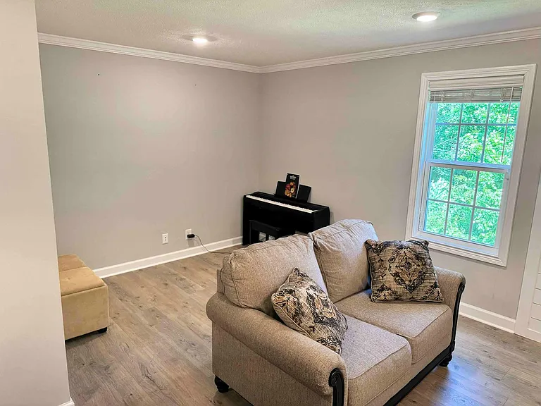 1057 Brightwood Ct — Photo 8
