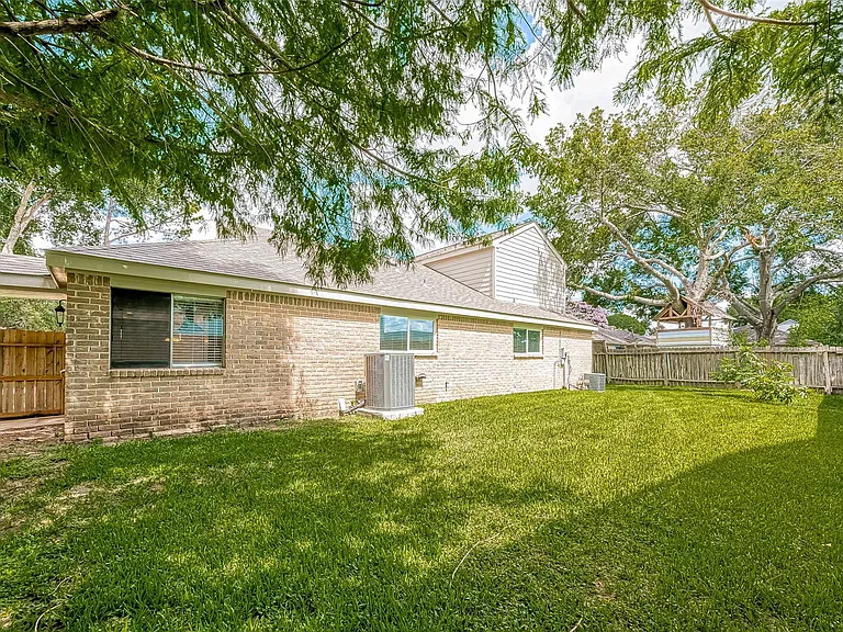 1623 Cherry Ridge Dr — Photo 47