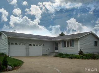 307 N Parkway Dr, Pekin, IL 61554