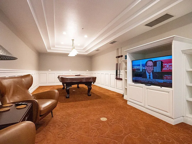 Building's Lounge