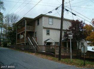 45 N Green St APT 8, Berkeley Springs, WV 25411
