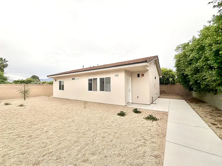 30125-30127 Avenida Juarez — Photo 1