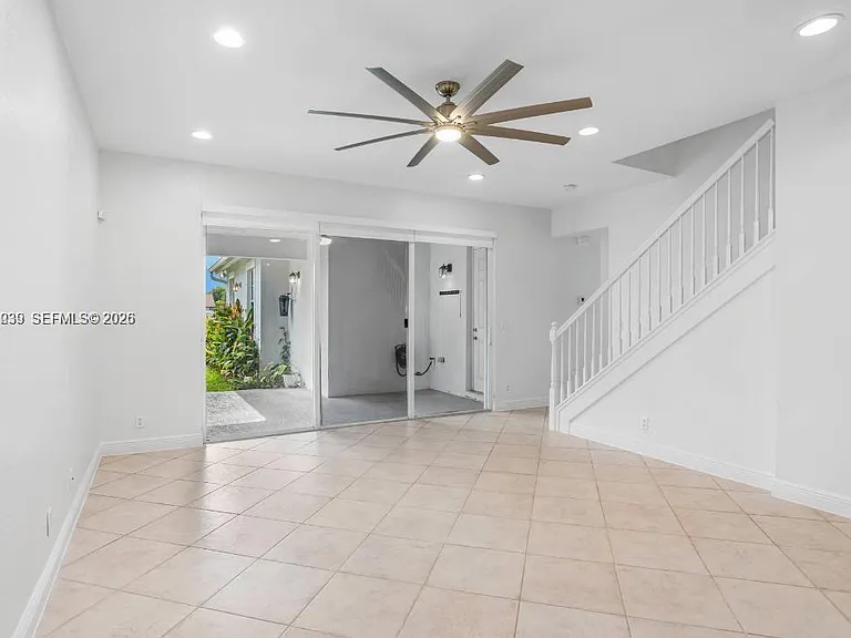 4762 Lakeside Ter — Photo 15
