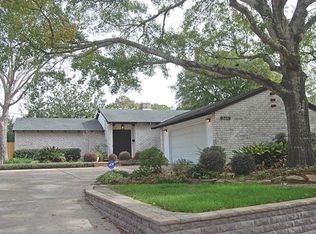 6519 Burning Tree Dr, Houston, TX 77036