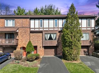 321 Woodbridge Dr, Pittsburgh, PA 15237