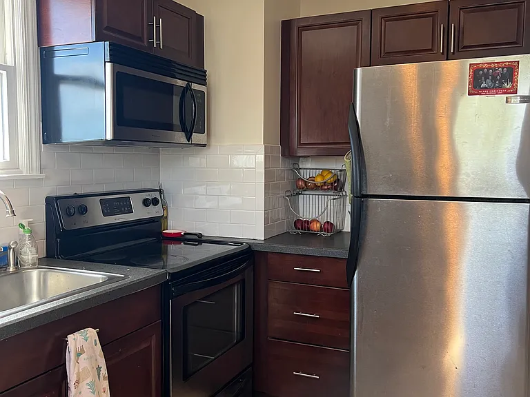317 Bedford Ave #201 — Photo 4