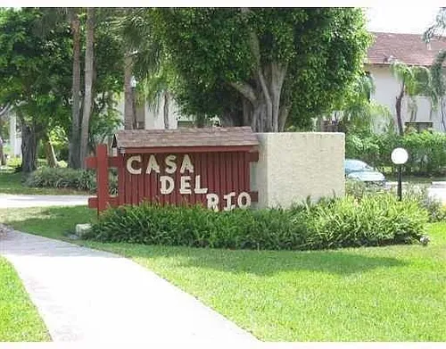 460 NW 20th St Photo 1