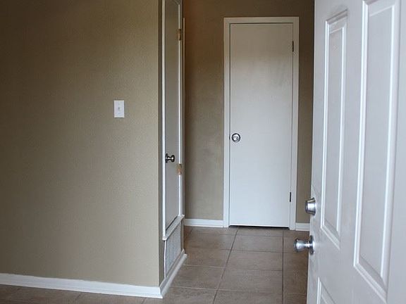 3rd image of 416 Skyline Ave #A