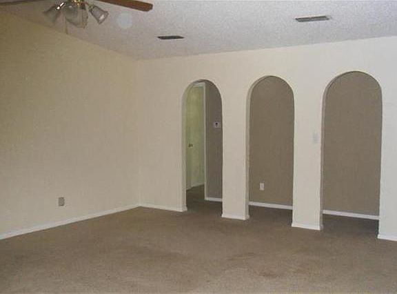 4th image of 2827 Private Road 3776