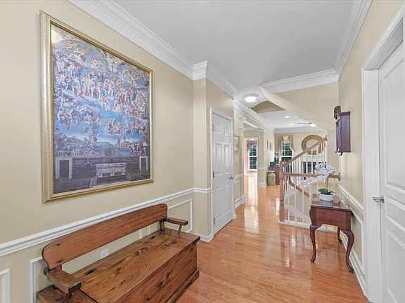 3rd image of 22 Brighton Dr
