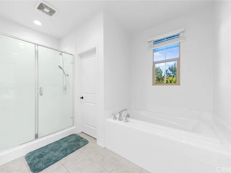 117 Henson — Photo 30