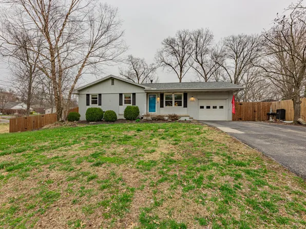 707 Saint Catherine Ct, Newburgh, IN 47630